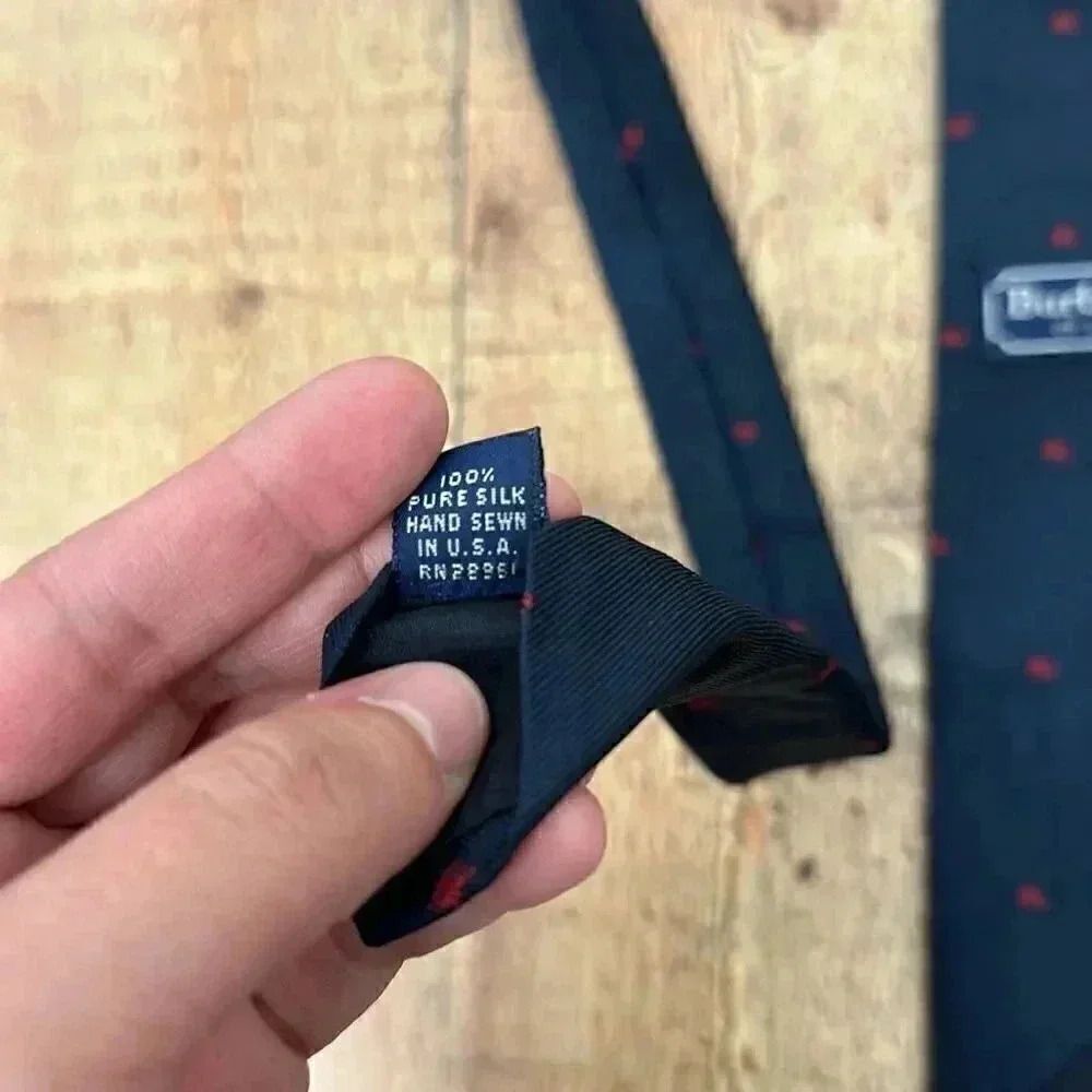 Vintage Burberrys Logo Print Tie 100% Pure Silk Made in USA - Picture 6 of 7